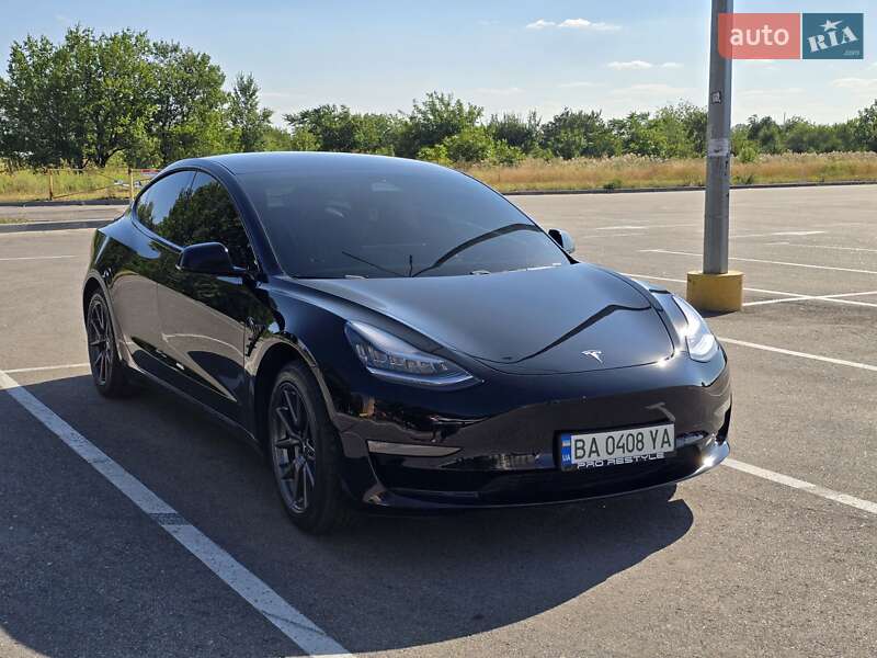 Седан Tesla Model 3 2019 в Кропивницком