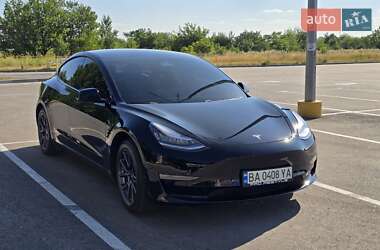 Седан Tesla Model 3 2019 в 