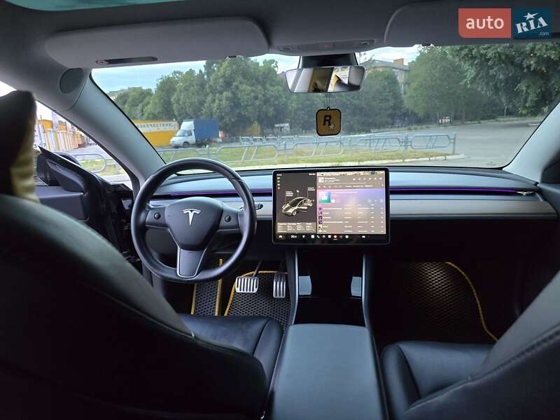 Седан Tesla Model 3 2019 в Кропивницком