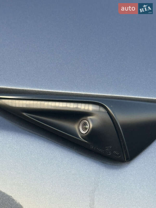 Седан Tesla Model 3 2022 в Киеве