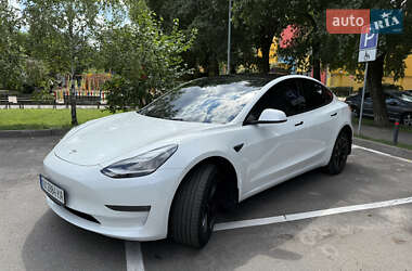 Седан Tesla Model 3 2022 в 