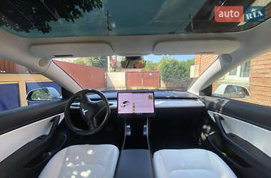 Седан Tesla Model 3 2019 в 