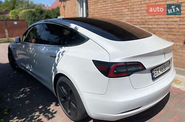 Седан Tesla Model 3 2019 в 
