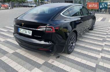 Седан Tesla Model 3 2018 в Львові