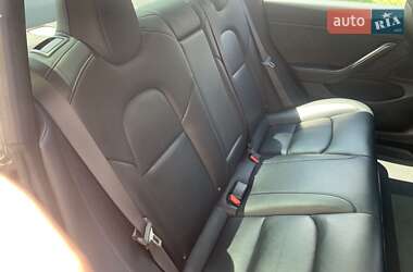 Седан Tesla Model 3 2018 в Львові