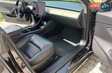 Седан Tesla Model 3 2018 в Львові