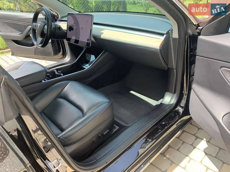 Седан Tesla Model 3 2018 в Львове фото 16 Седан Tesla Model 3 2018 в Львове