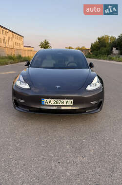 Седан Tesla Model 3 2023 в Києві