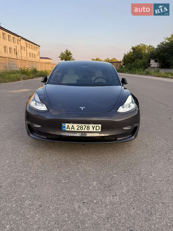 Tesla Model 3 2023