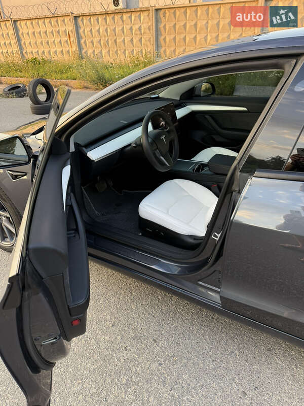 Седан Tesla Model 3 2023 в Киеве