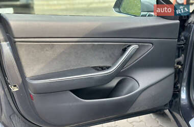 Седан Tesla Model 3 2019 в 