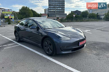 Седан Tesla Model 3 2023 в 