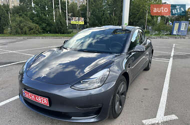 Седан Tesla Model 3 2023 в 