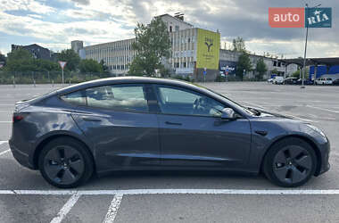 Седан Tesla Model 3 2023 в 