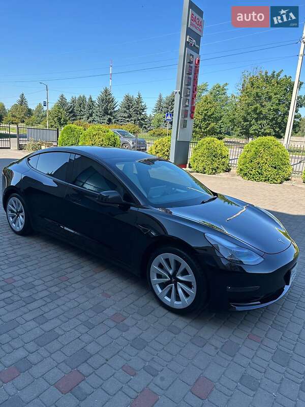 Седан Tesla Model 3 2023 в Луцке