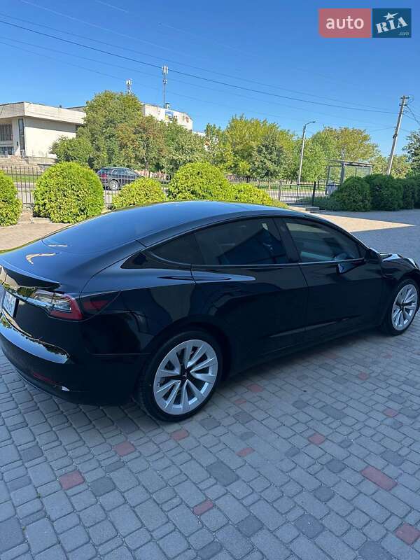 Седан Tesla Model 3 2023 в Луцке