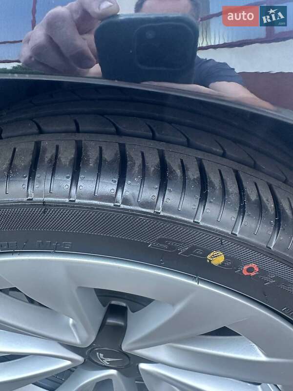 Седан Tesla Model 3 2023 в Луцке