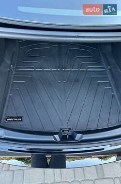 Седан Tesla Model 3 2023 в Луцке