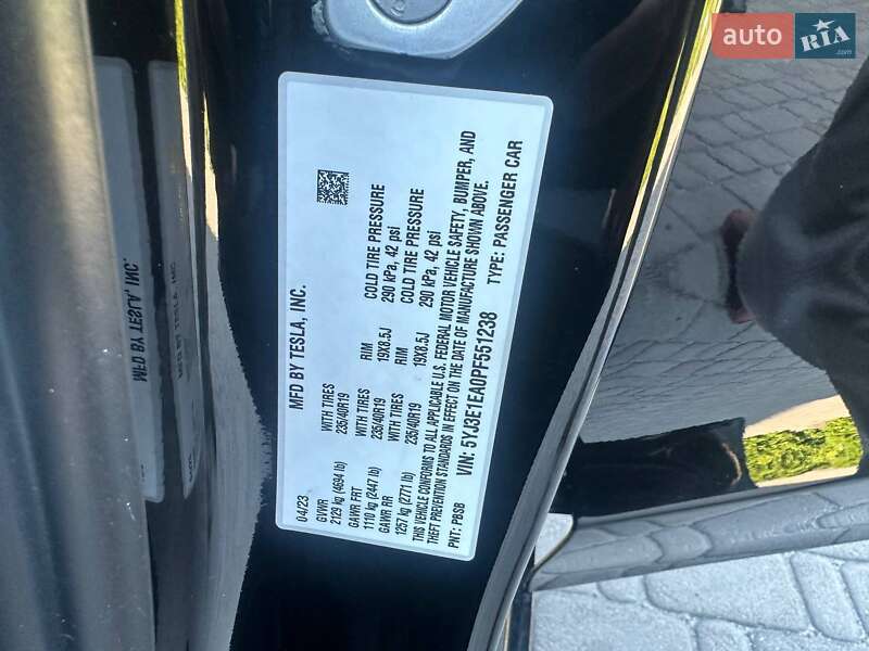 Седан Tesla Model 3 2023 в Луцке