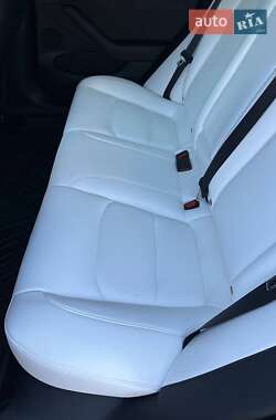 Седан Tesla Model 3 2023 в Луцке