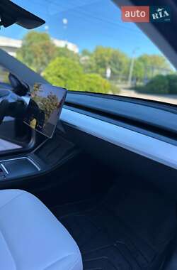 Седан Tesla Model 3 2023 в Луцке