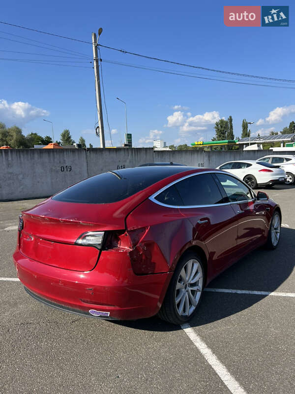 Седан Tesla Model 3 2019 в Киеве