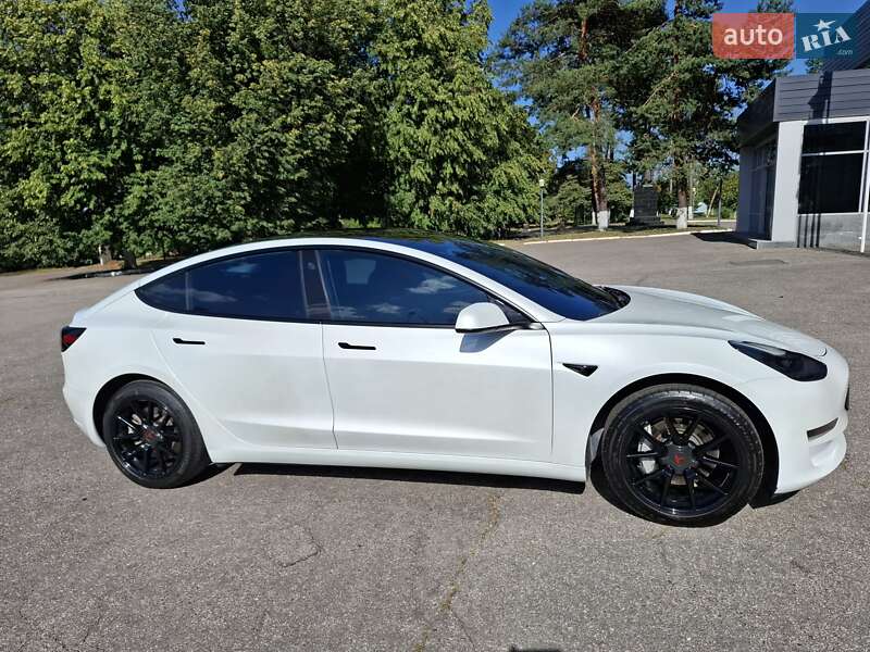 Седан Tesla Model 3 2021 в Харькове