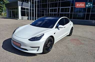 Седан Tesla Model 3 2021 в 