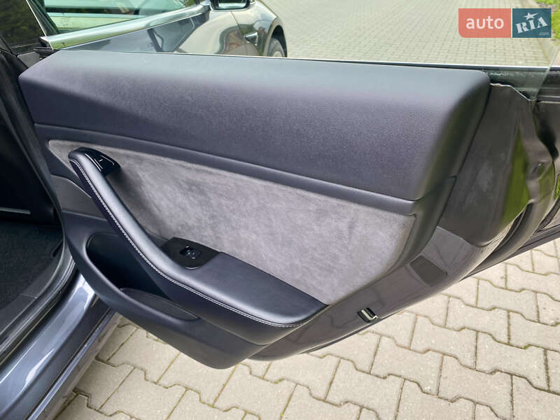 Седан Tesla Model 3 2018 в Хмельницькому