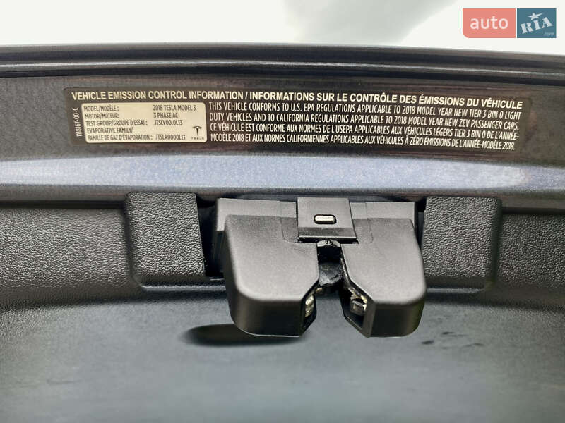 Седан Tesla Model 3 2018 в Хмельницькому