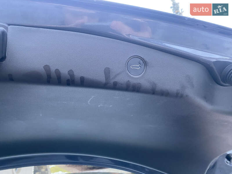 Седан Tesla Model 3 2022 в Львове