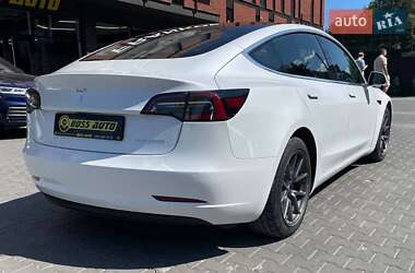 Седан Tesla Model 3 2020 в Черновцах