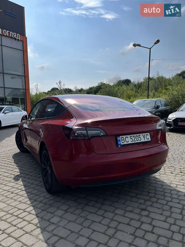 Седан Tesla Model 3 2018 в Львові