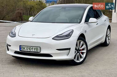 Седан Tesla Model 3 2020 в Львове