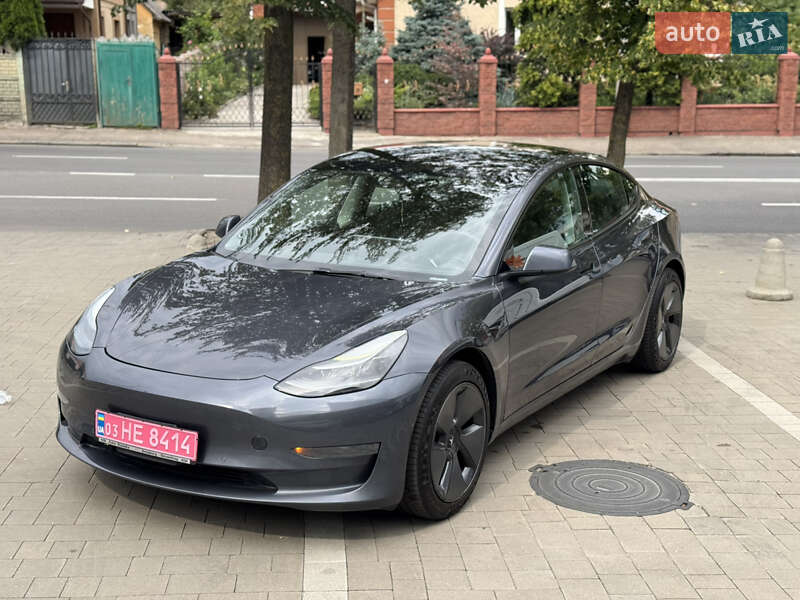 Tesla Model 3 2022