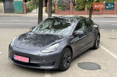 Седан Tesla Model 3 2022 в 
