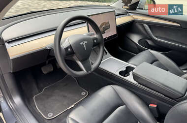 Седан Tesla Model 3 2022 в 