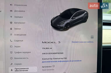 Седан Tesla Model 3 2022 в 