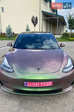 Седан Tesla Model 3 2020 в Луцке