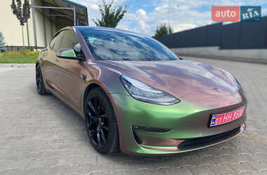 Седан Tesla Model 3 2020 в 