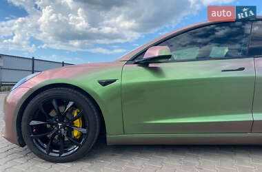 Седан Tesla Model 3 2020 в 