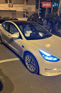 Седан Tesla Model 3 2021 в Києві