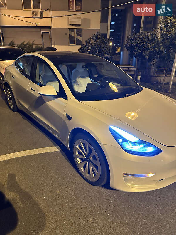 Tesla Model 3 2021