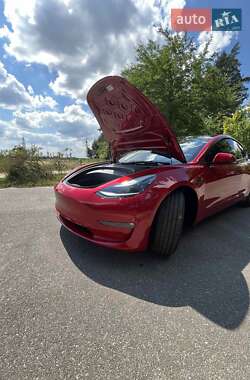 Седан Tesla Model 3 2022 в 
