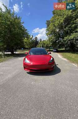 Седан Tesla Model 3 2022 в 