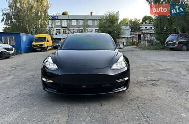 Седан Tesla Model 3 2022 в 