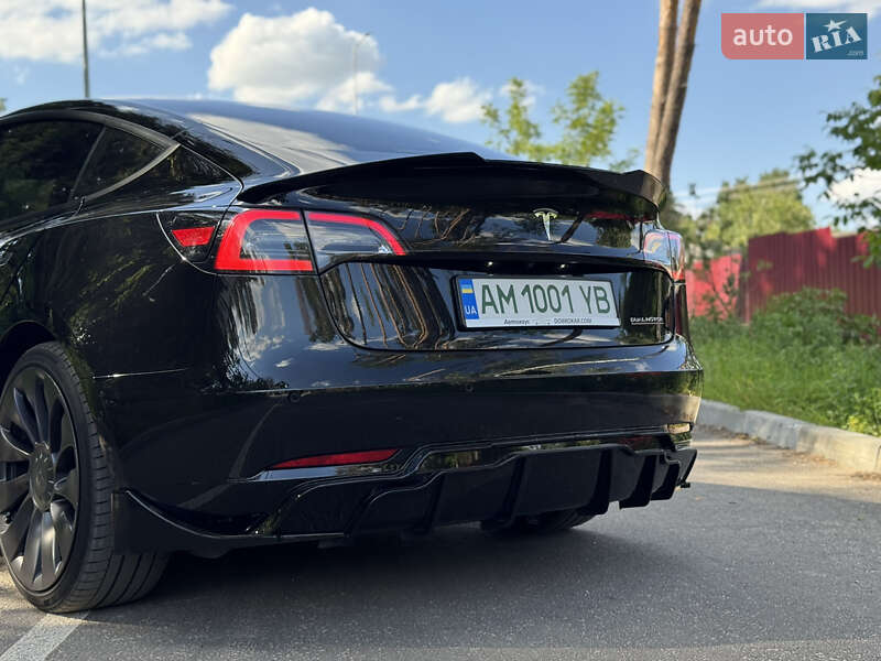 Седан Tesla Model 3 2021 в Житомирі