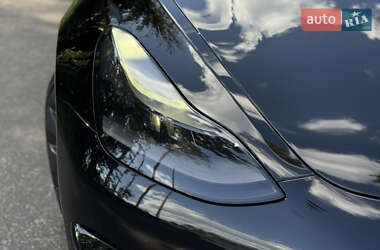 Седан Tesla Model 3 2021 в 