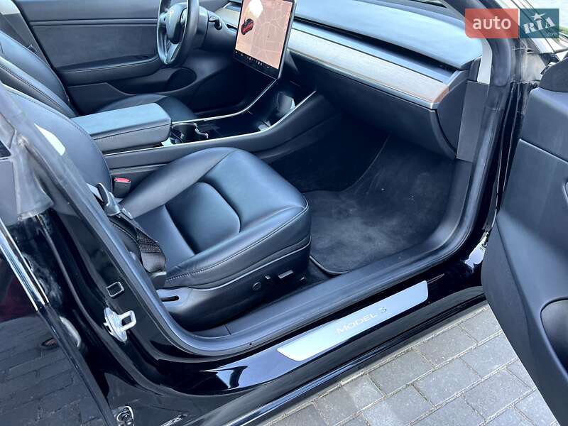 Седан Tesla Model 3 2019 в Тернополе