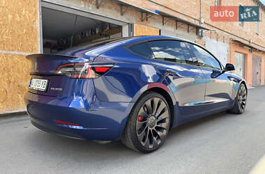Седан Tesla Model 3 2021 в 